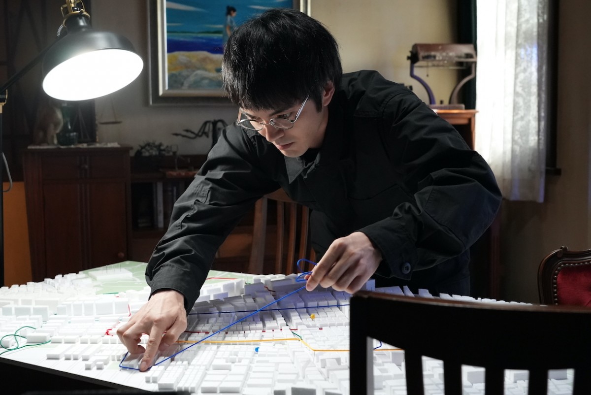 『初恋の悪魔』第4話　謎の犯罪者“世界英雄協会”、犯行声明とクイズで悠日らを翻弄