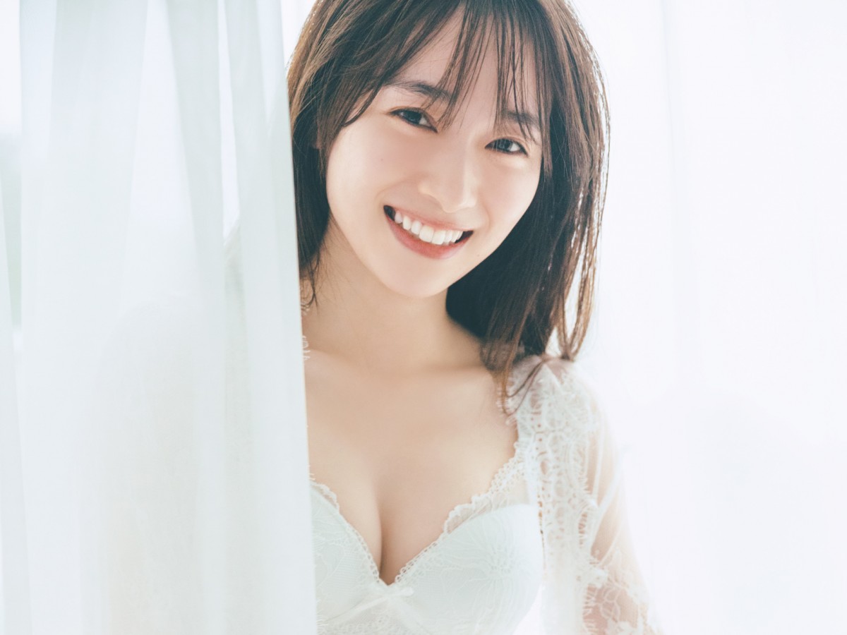 櫻坂46・守屋麗奈、純白の初ランジェリーカット公開 - エンタメ
