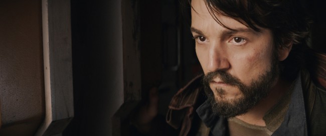 ディエゴ・ルナ演じるキャシアン・アンドー　ドラマ『キャシアン・アンドー』初回3話は9月21日よりディズニープラスにて独占配信