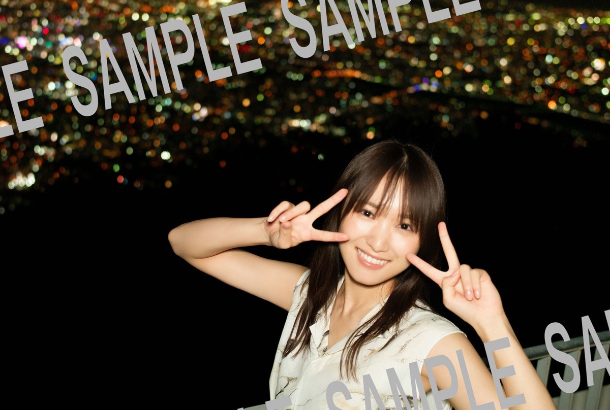 櫻坂46・菅井友香、“ほぼノーメイク素肌”のカットなど写真集ポストカード9種類公開