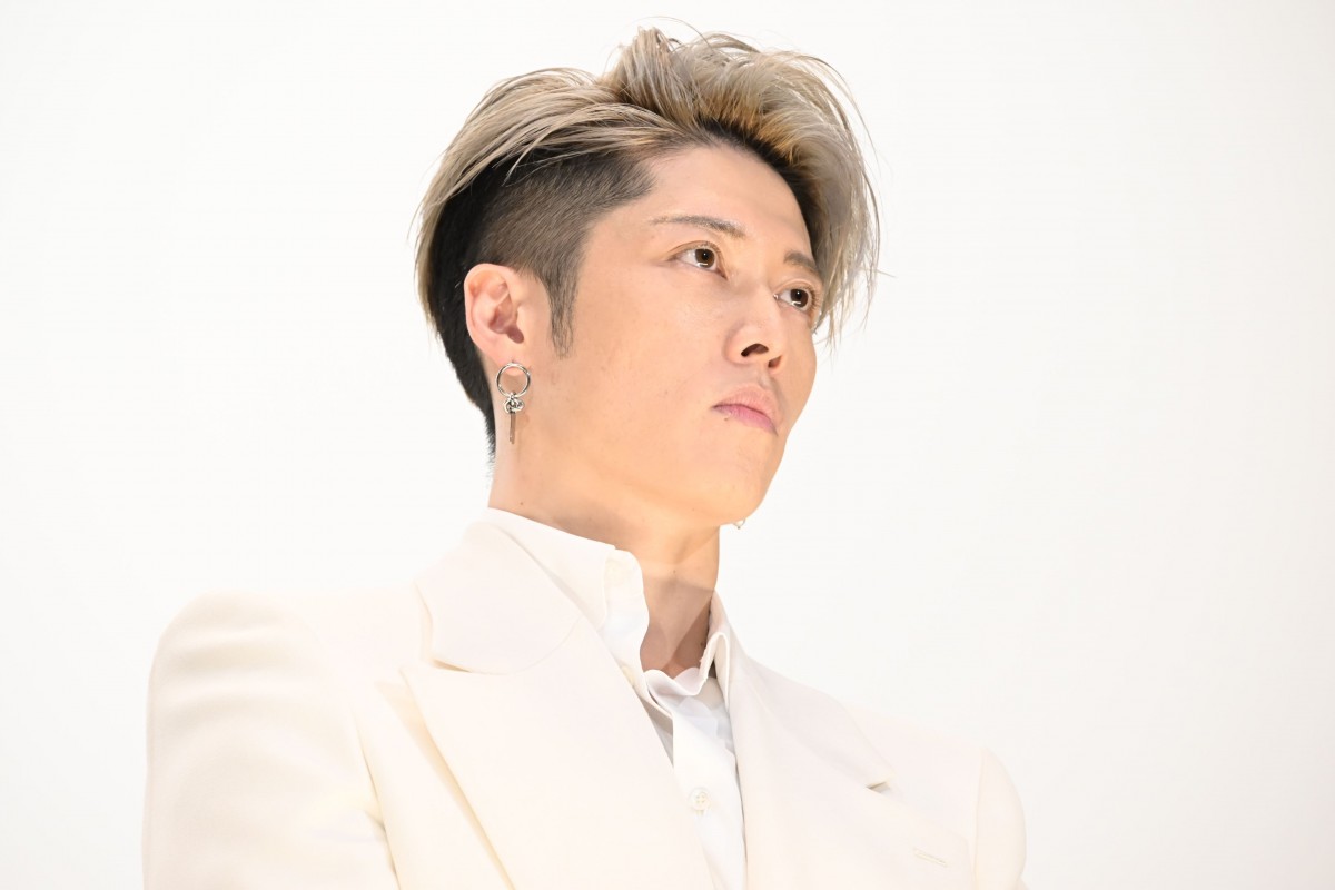 岡田准一、坂口健太郎が食事会に「Tシャツとサンダルで来た（笑）」