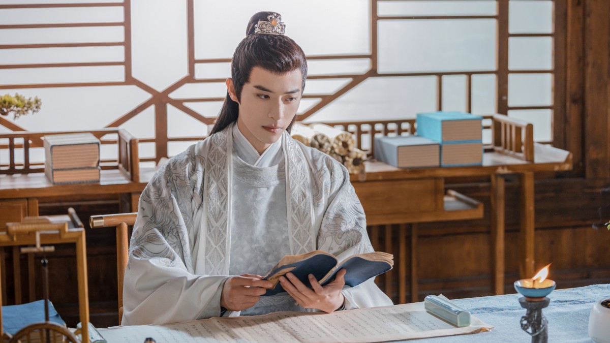 美男子たちの花園に紅一点！　チャオ・ルースー＆シュー・カイチョン共演『国子監は花ざかり』DVDリリース