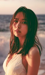 小林由依2nd写真集『意外性』楽天ブックス限定版裏表紙