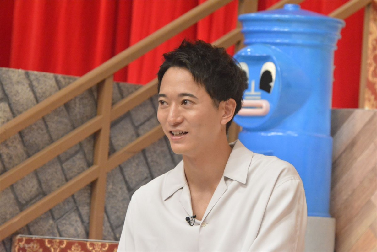 オズワルド伊藤、キャバクラ・ガールズバーに1000万円「イワクラを連れてくことも」