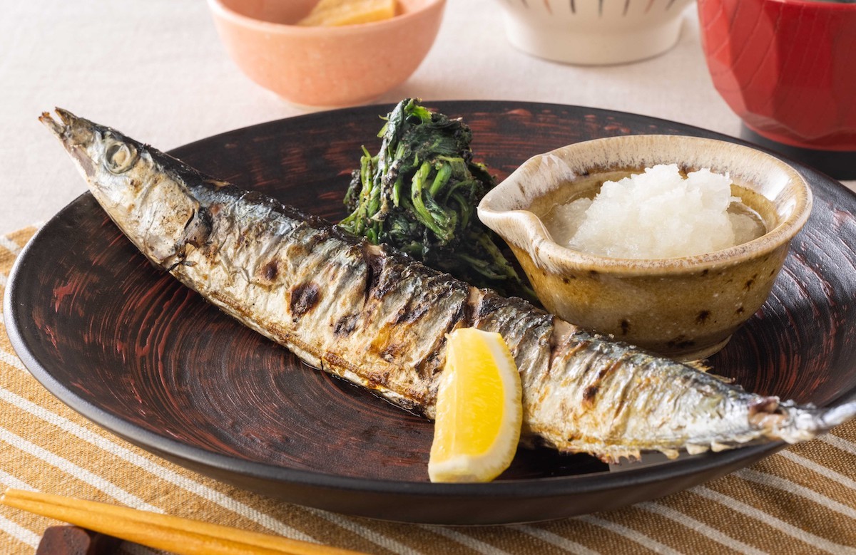 「生さんまの炭火焼き」