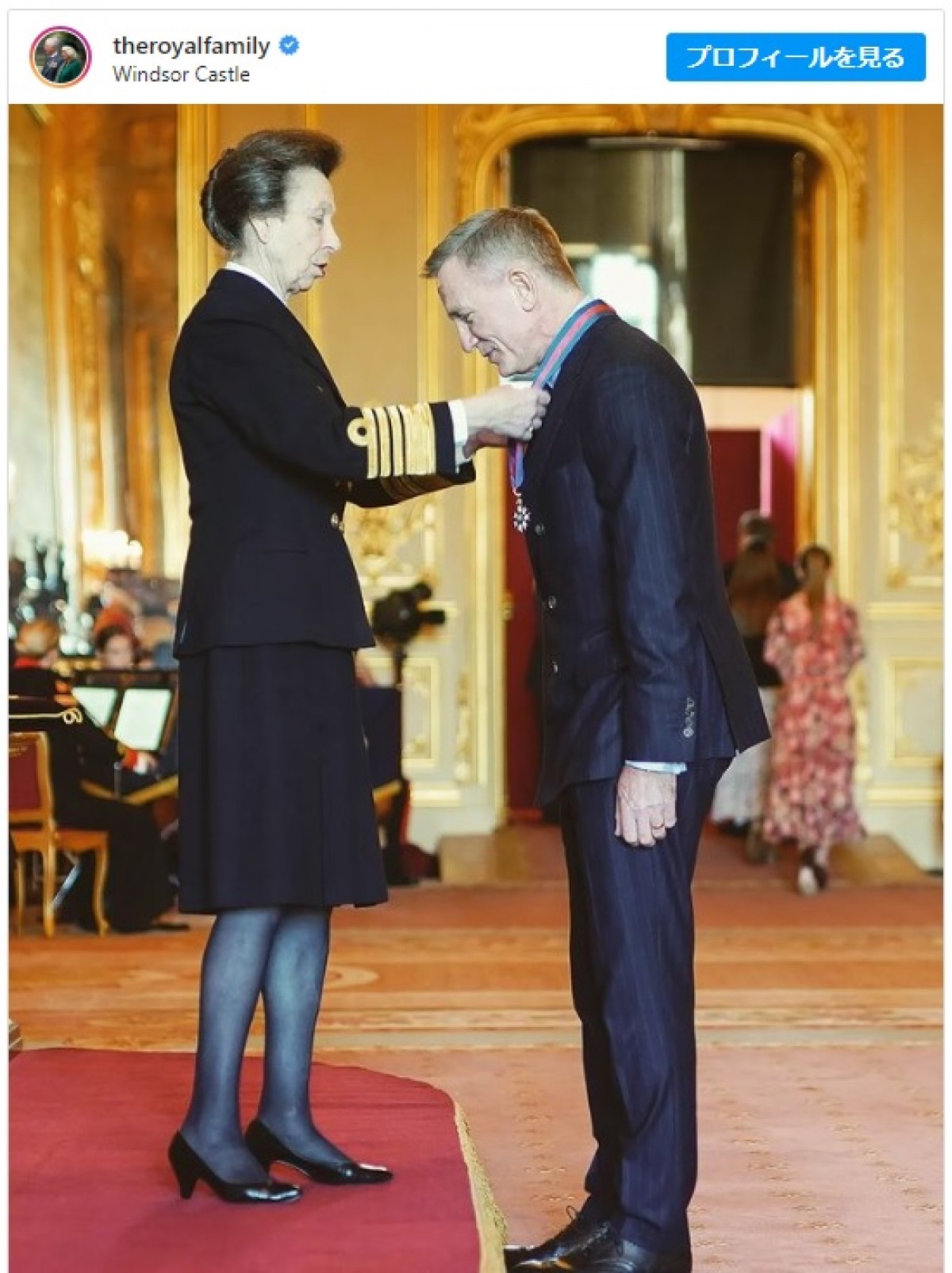 ダニエル・クレイグ、王室から名誉勲章を授与される　※「英王室」インスタグラム