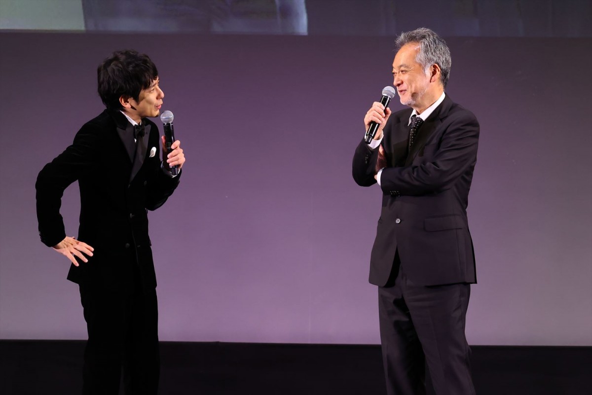 宝塚OGのパフォーマンスで開幕！　橋本愛＆二宮和也が熱い映画愛を語る＜第35回東京国際映画祭＞