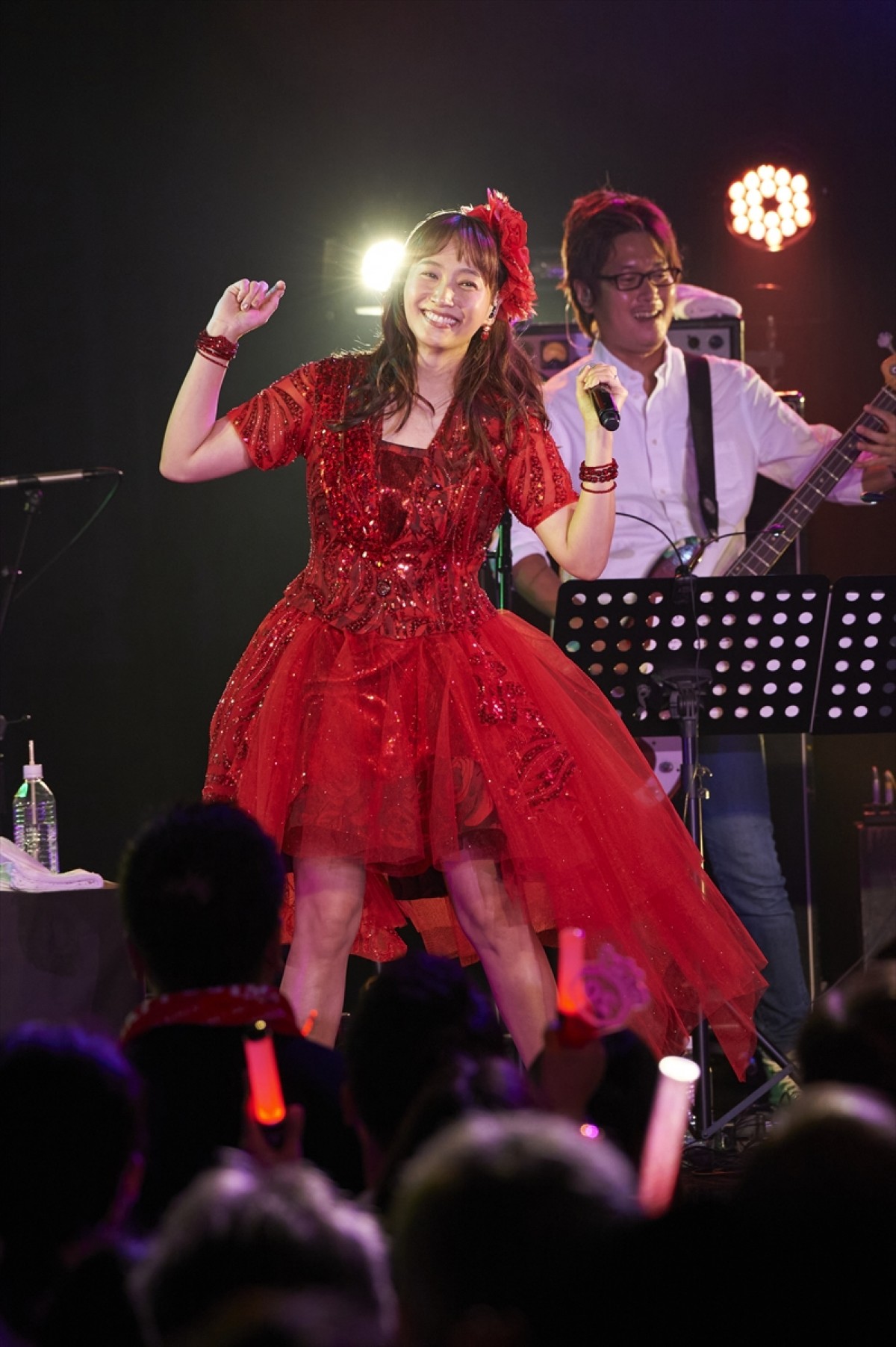 藤本美貴、20周年ライブ開催　夫・庄司智春がヲタ芸で祝福　後藤真希と「SHALL WE LOVE?」披露　