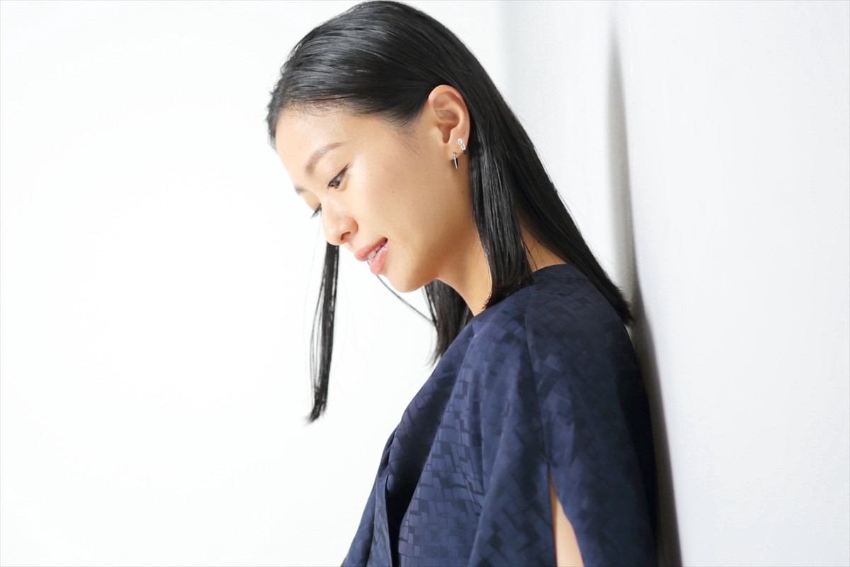 榮倉奈々「夫婦の問題は話し合ってもたぶん多くは答えが出ない」　じっと待てる関係が理想