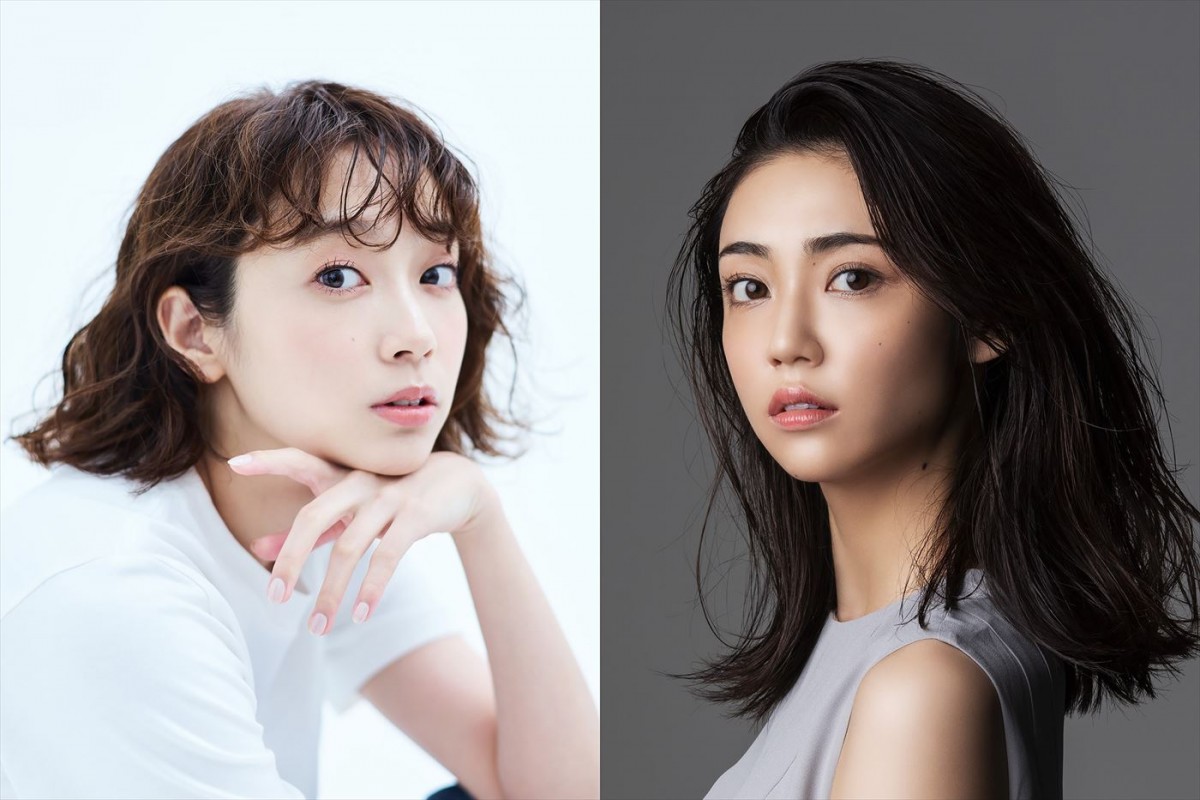 ドラマ『親友は悪女』より(左から)堀江真奈役の清水くるみ、高遠妃乃役の山谷花純
