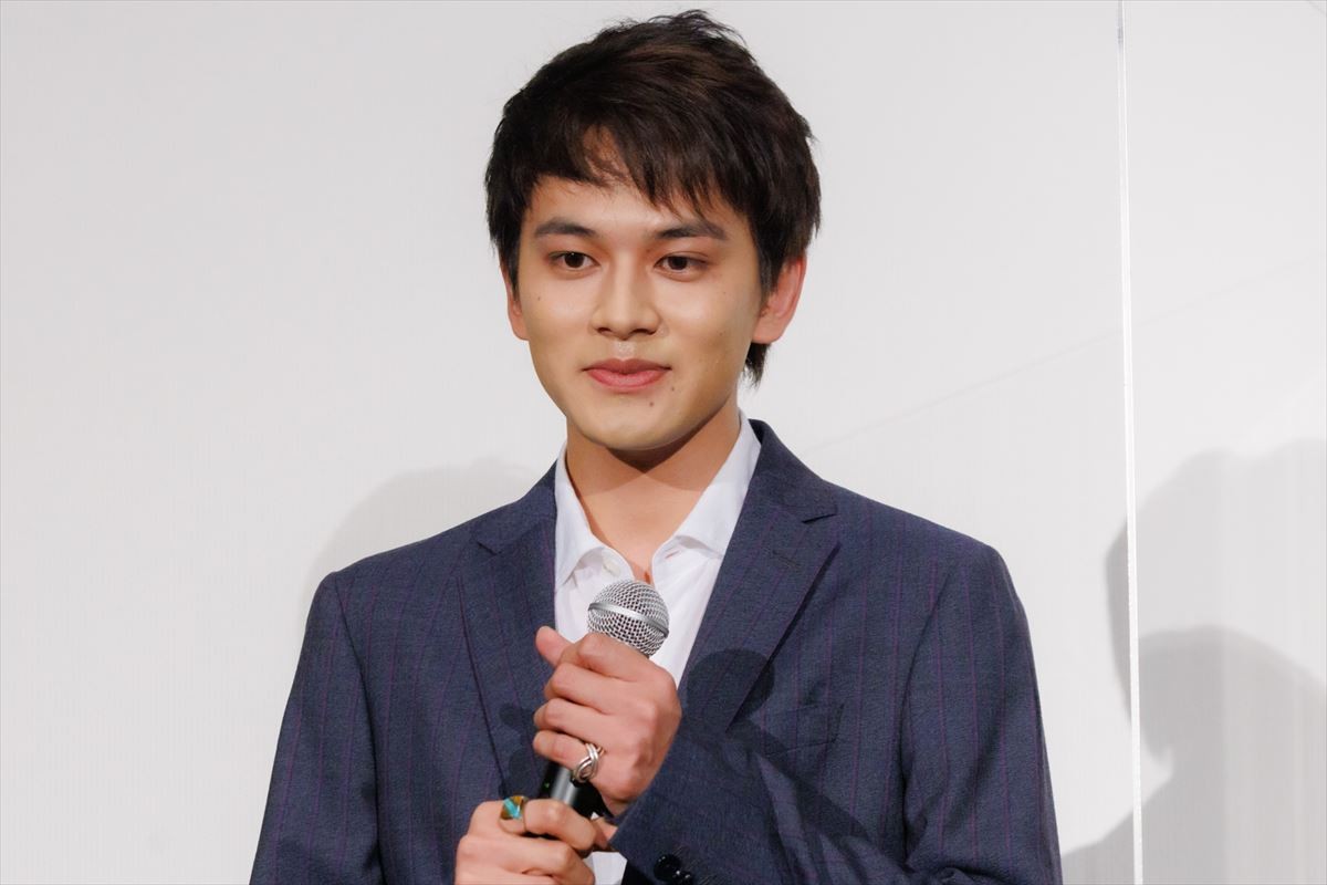 北村匠海、友情出演作イベントにサプライズ登場　約5分の出番に自虐「撮影期間も短く、登壇時間も短い」