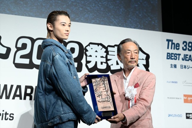 (写真)みちょぱ、念願のベストジーニスト受賞に喜び 夫・大倉士門の反応も明かす エンタメ ニュース |クランクイン!