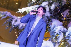 松下洸平、「『WHITE KITTE』白い森を彩る 光と音の点灯式」に登場