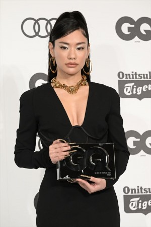 Awich、「GQ MEN OF THE YEAR 2022」フォトコールに登場