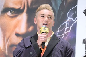 オカダ・カズチカ、映画『ブラックアダム』破壊的ヒット祈願ジャパンプレミアに登場