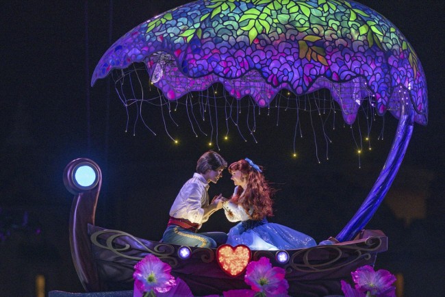 ミッキー ミニーがキス Tds新しい夜のショー ビリーヴ ついにスタート 東京ディズニーシー 22年11月11日 写真 特集 レポート クランクイン トレンド