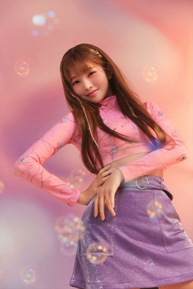 写真）IVE レイ、韓国コスメブランドのミューズに！ 三つ編みや