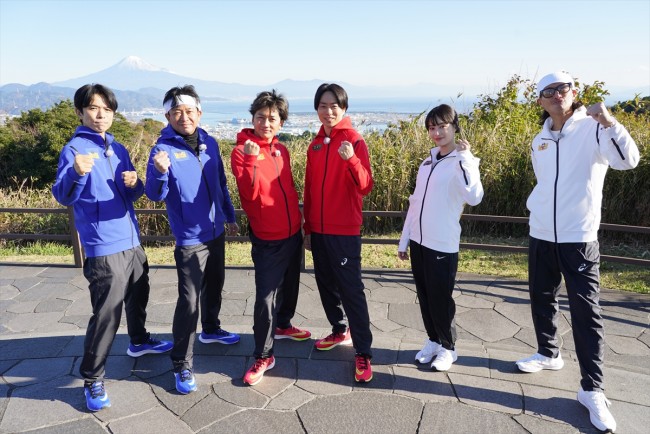 『ザ!鉄腕!元日!DASH!!』に出演する(左から)井ノ原快彦、城島茂、国分太一、櫻井翔、広瀬すず、松岡昌宏