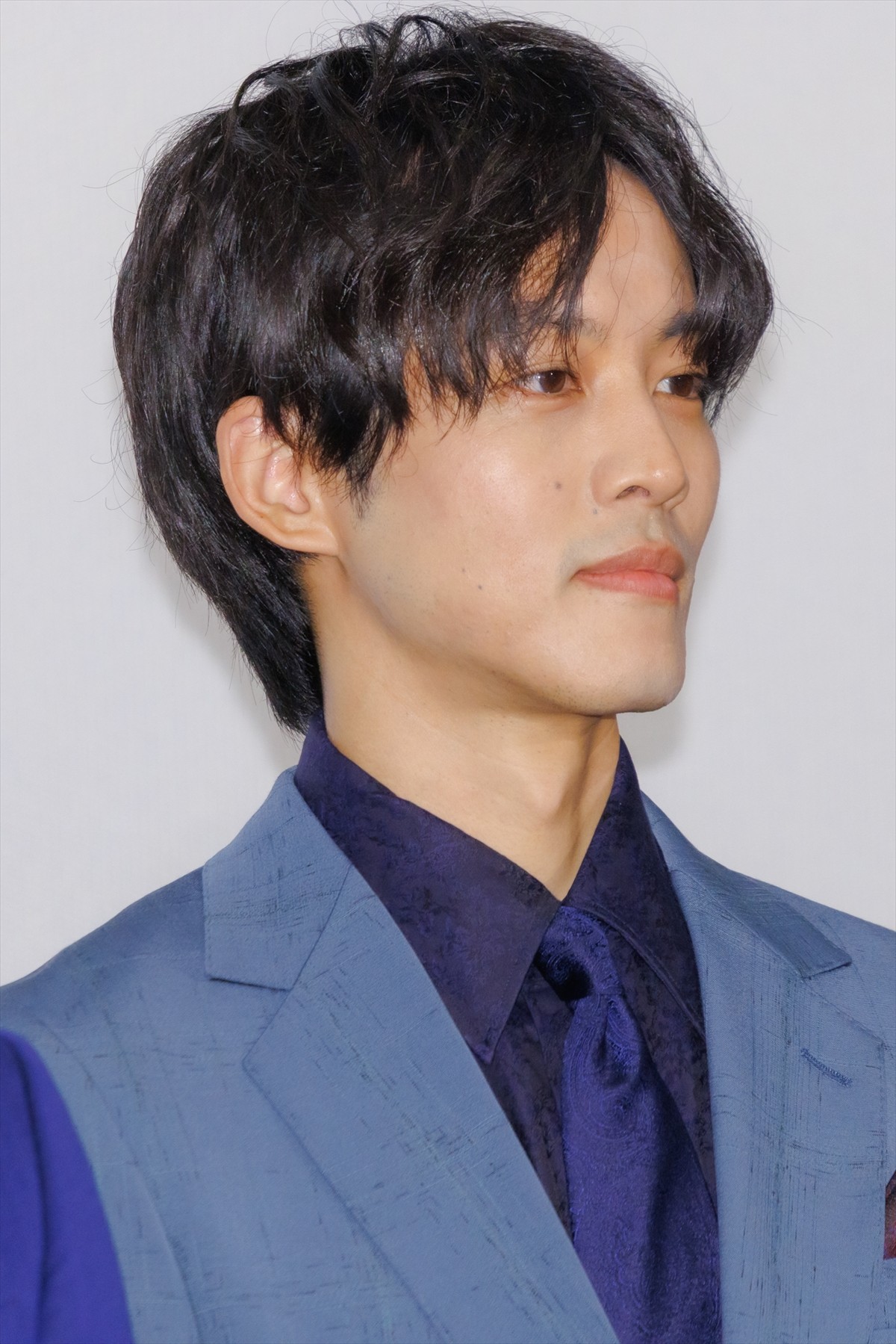 中島健人、共演犬の登場に笑顔弾ける　触れ合う両者に二宮和也「ずっと見てられる」