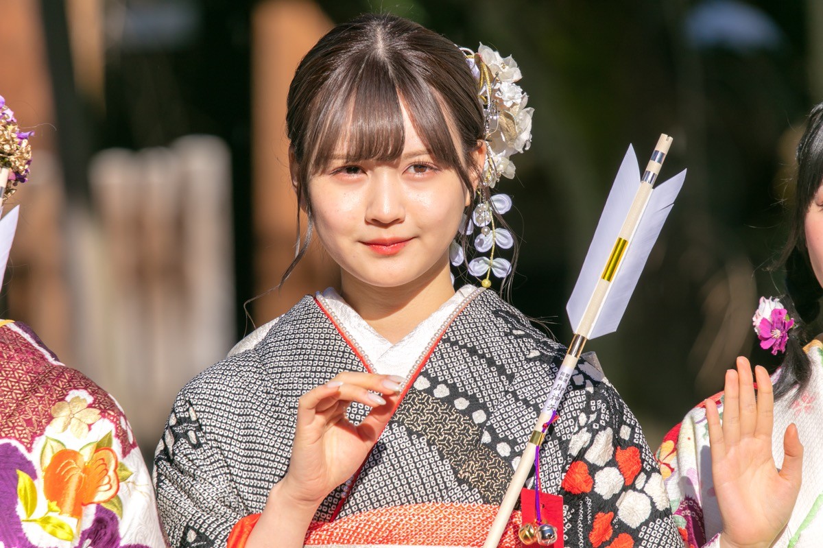 乃木坂46・久保史緒里ら“新・花の2001年組”が新成人　振袖姿お披露目