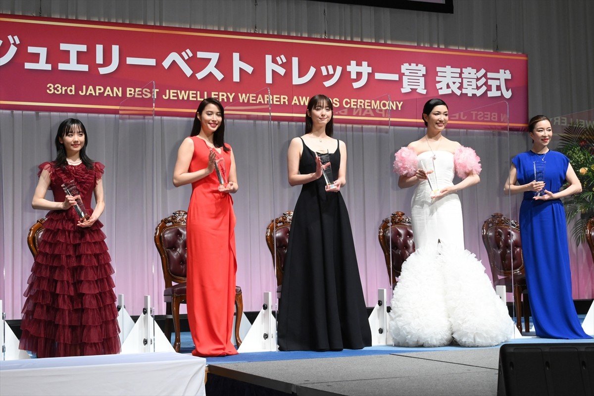 広瀬アリス、「仕事の充実、心の充実が人を輝かせる」　芦田愛菜＆佐々木希と美の競演