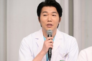 高橋努、『ドクターホワイト』取材会に登場