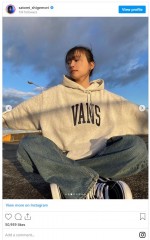 手抜きメイクに適当お団子も「可愛すぎる」と反響　※「重盛さと美」インスタグラム