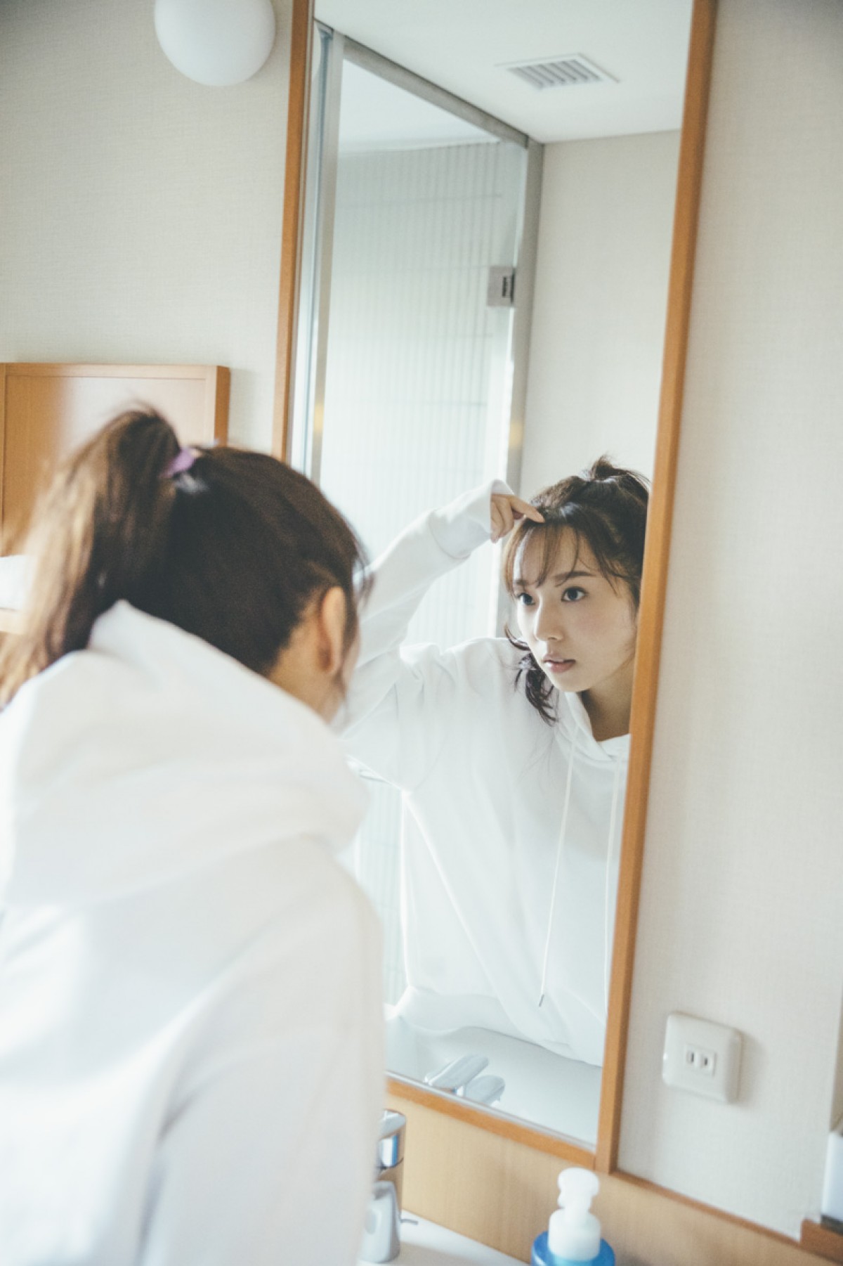 乃木坂46・新内眞衣が願う、グループ卒業後の姿「30代も楽しみ。ずっとチャーミングでいたい」