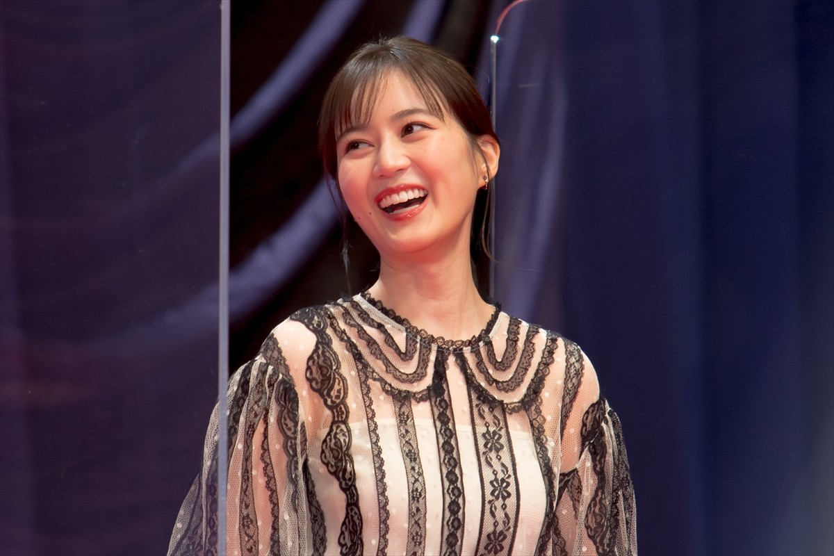 長澤まさみ、“魔性の女”を演じた生田絵梨花は「セクシーでかわいくて、みんながメロメロ」