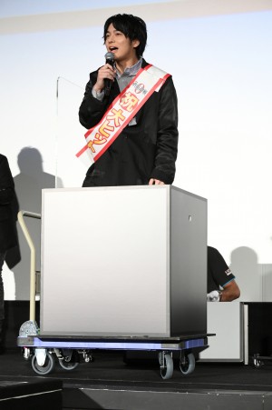 『劇場版 呪術廻戦 0』大ヒット御礼舞台あいさつにサプライズで登壇した榎木淳弥