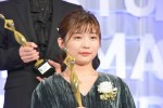 「東京ドラマアウォード 2020」助演女優賞を受賞した伊藤沙莉