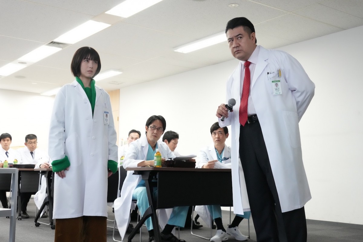 『ドクターホワイト』浜辺美波が上目遣いで「きゅんですか？」に胸キュン
