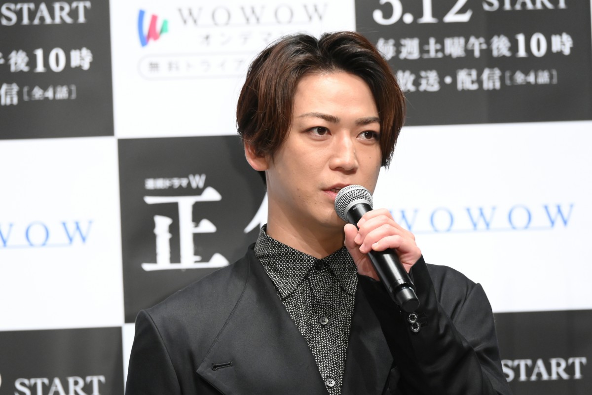 『連続ドラマW 正体』完成報告会見に登壇した亀梨和也