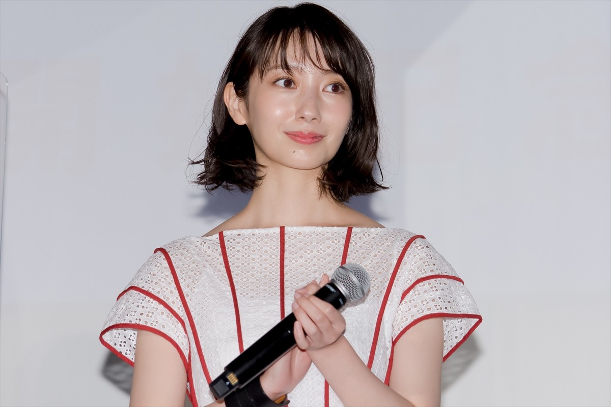 波瑠、恋愛で悩む女性へメッセージ「自分に自信を持てるような恋愛をしてほしい」
