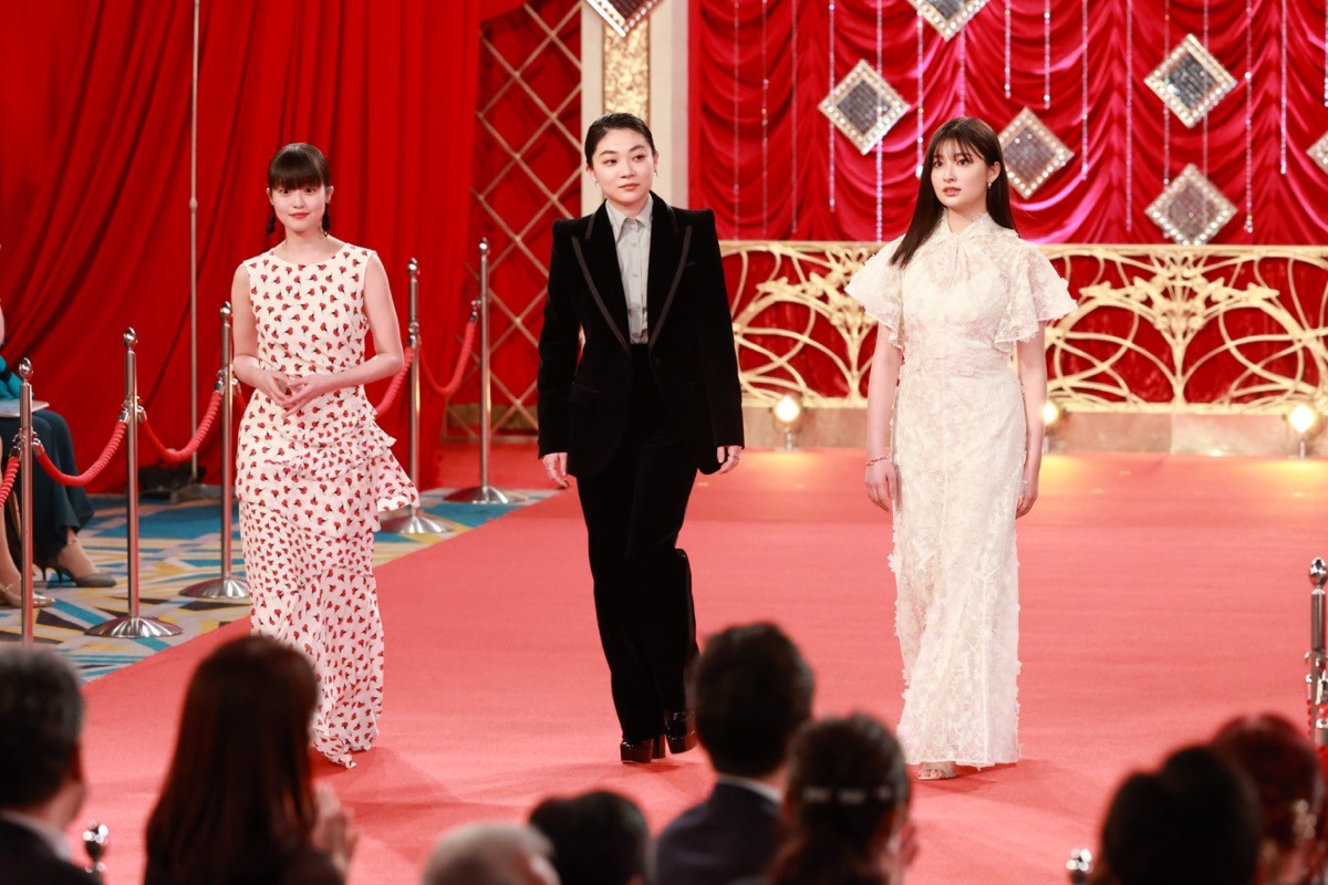 ＜第45回日本アカデミー賞＞豪華俳優・女優陣、レッドカーペットに華やかな装い