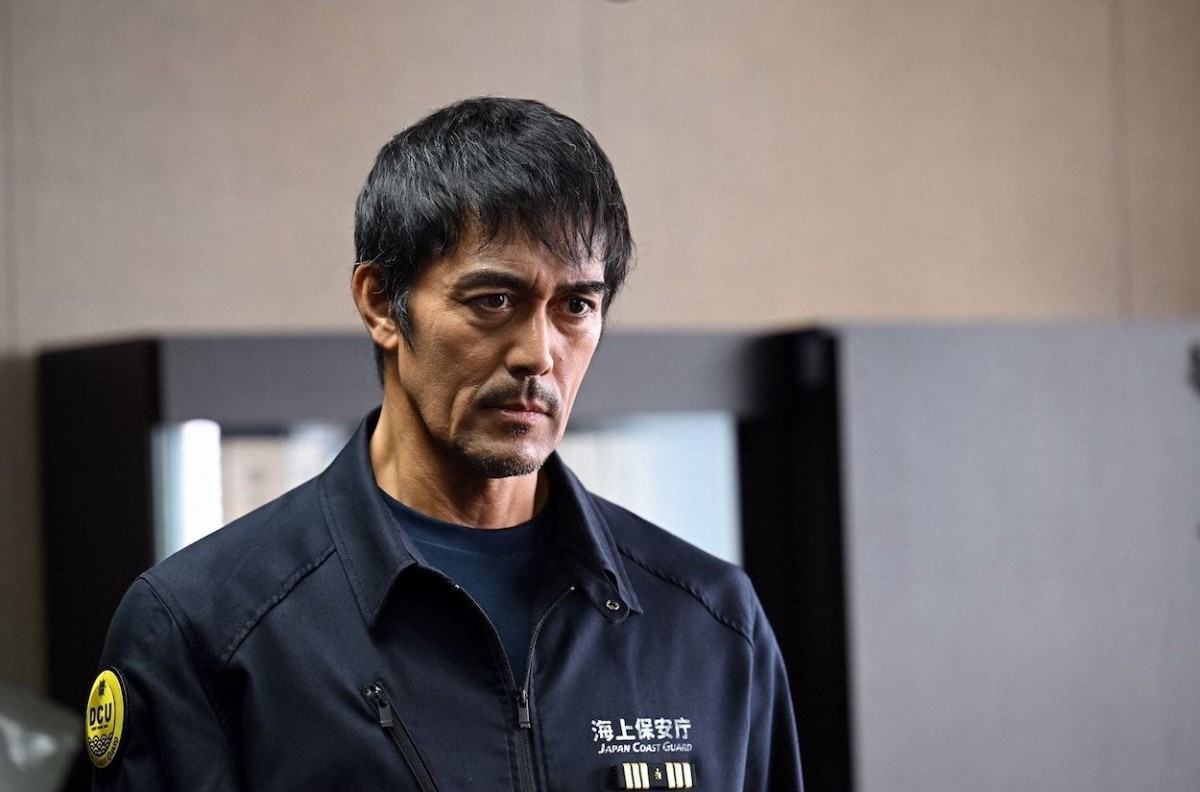『DCU』第8話　“新名”阿部寛は“成合”吉川晃司を追って総合レジャー施設へ潜入