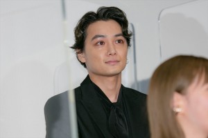 矢野聖人、『劇場版ラジエーションハウス』完成披露舞台あいさつに登場