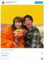 トカゲくん（長男）撮影による仲睦まじい夫婦の姿　※「中尾明慶」インスタグラム