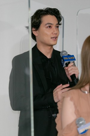 矢野聖人、『劇場版ラジエーションハウス』完成披露舞台あいさつに登場