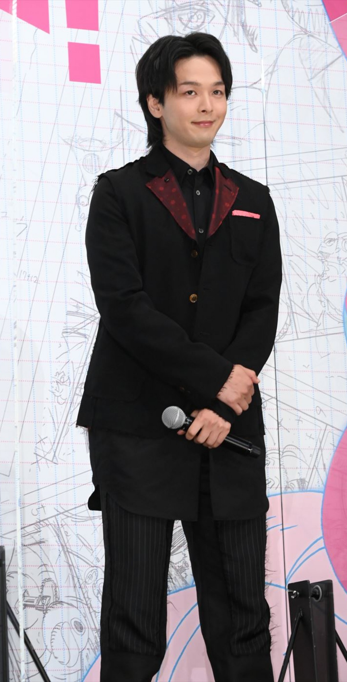 中村倫也、“覇権”で自信あるのは「手を振るスマイル」　実演に吉岡里帆ら大爆笑