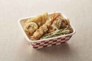 「天丼てんや」初の“トリオスター天丼”発売！