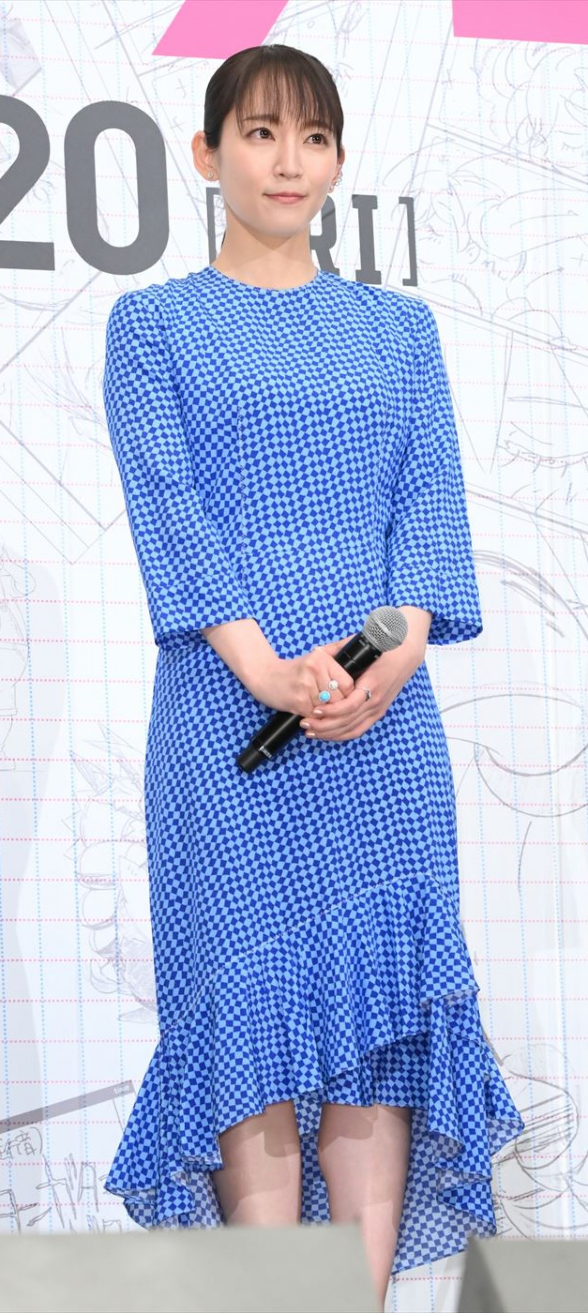 吉岡里帆、グミ好きを明かす　「好きな人にはグミ食べさせたい」