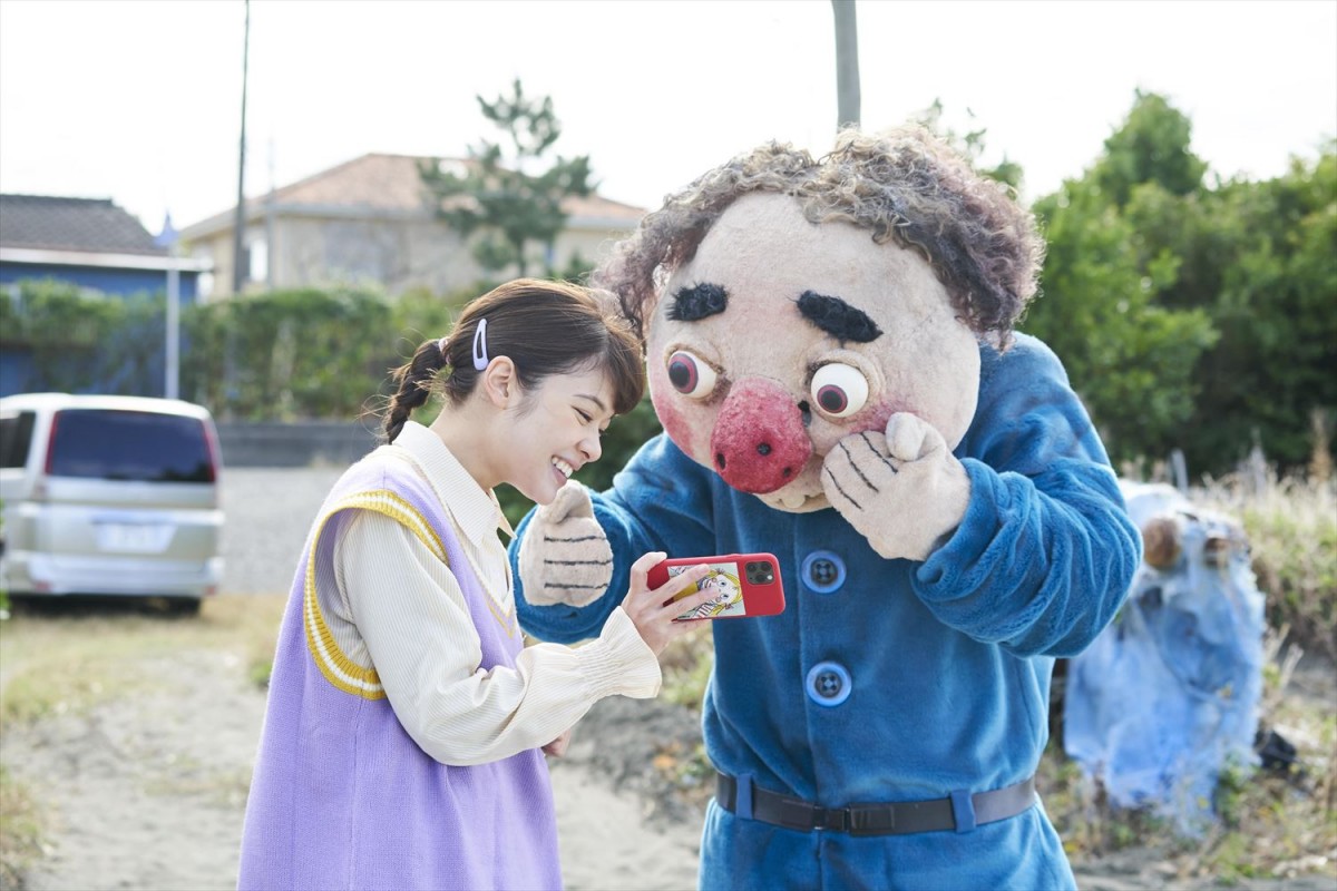 “見返りを求める男”ムロツヨシ×“恩を仇で返す女”岸井ゆきの『神は見返りを求める』予告