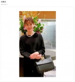 細川直美、3月には長女の卒業式に参列した際のシックなコーデを披露していた　※「細川直美」ブログ