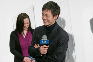 窪田正孝、『劇場版ラジエーションハウス』完成披露舞台あいさつに登場