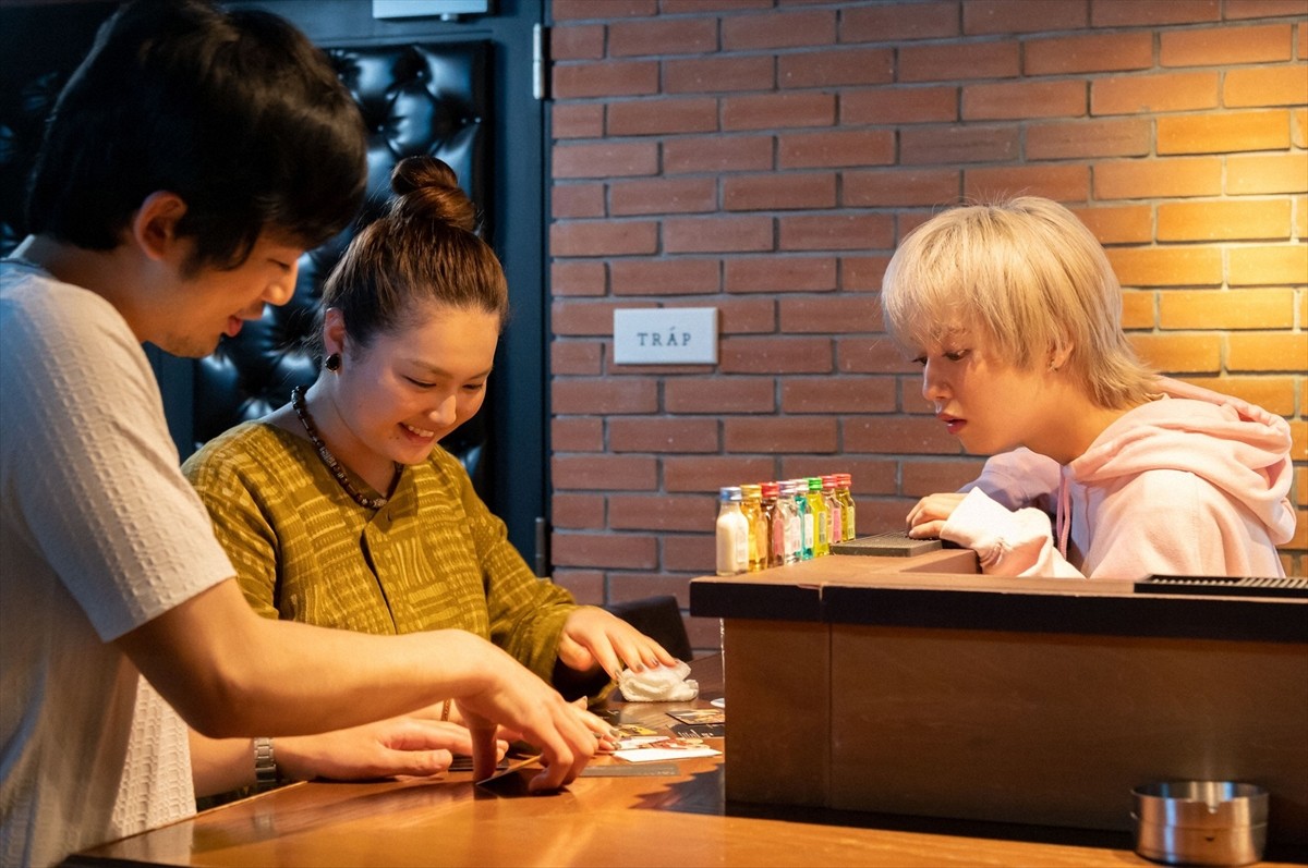 『明日、私は誰かのカノジョ』第7話、“優愛”齊藤なぎさの誘いで“萌”箭内夢菜が初めてホストクラブに