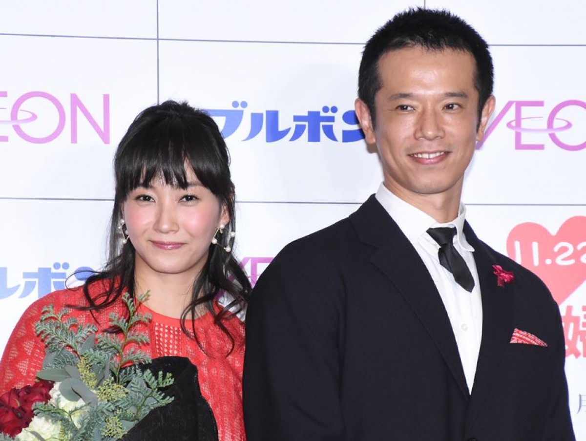 (左から)藤本美貴、庄司智春(2018年撮影)