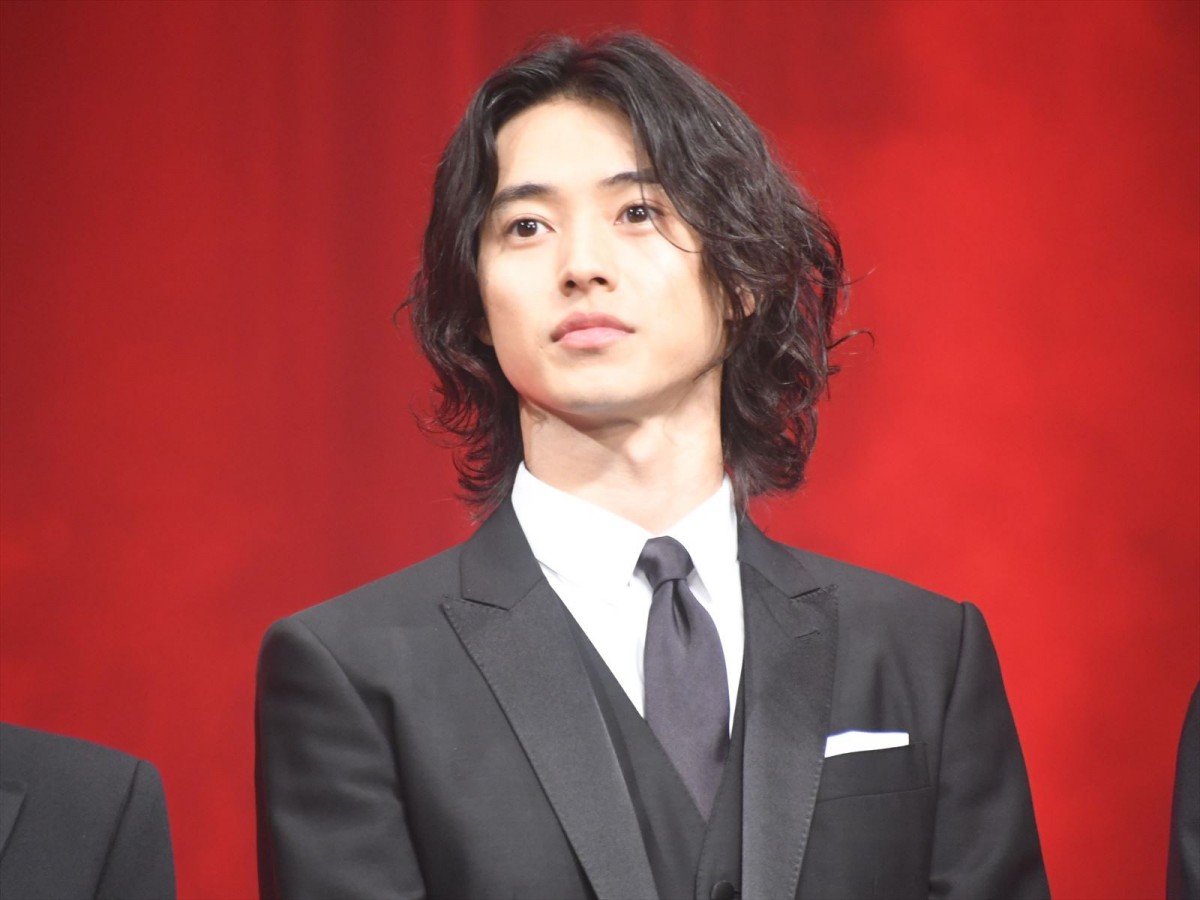 山崎賢人、盟友・吉沢亮からの絶賛に「うれしいっすね」と破顔！