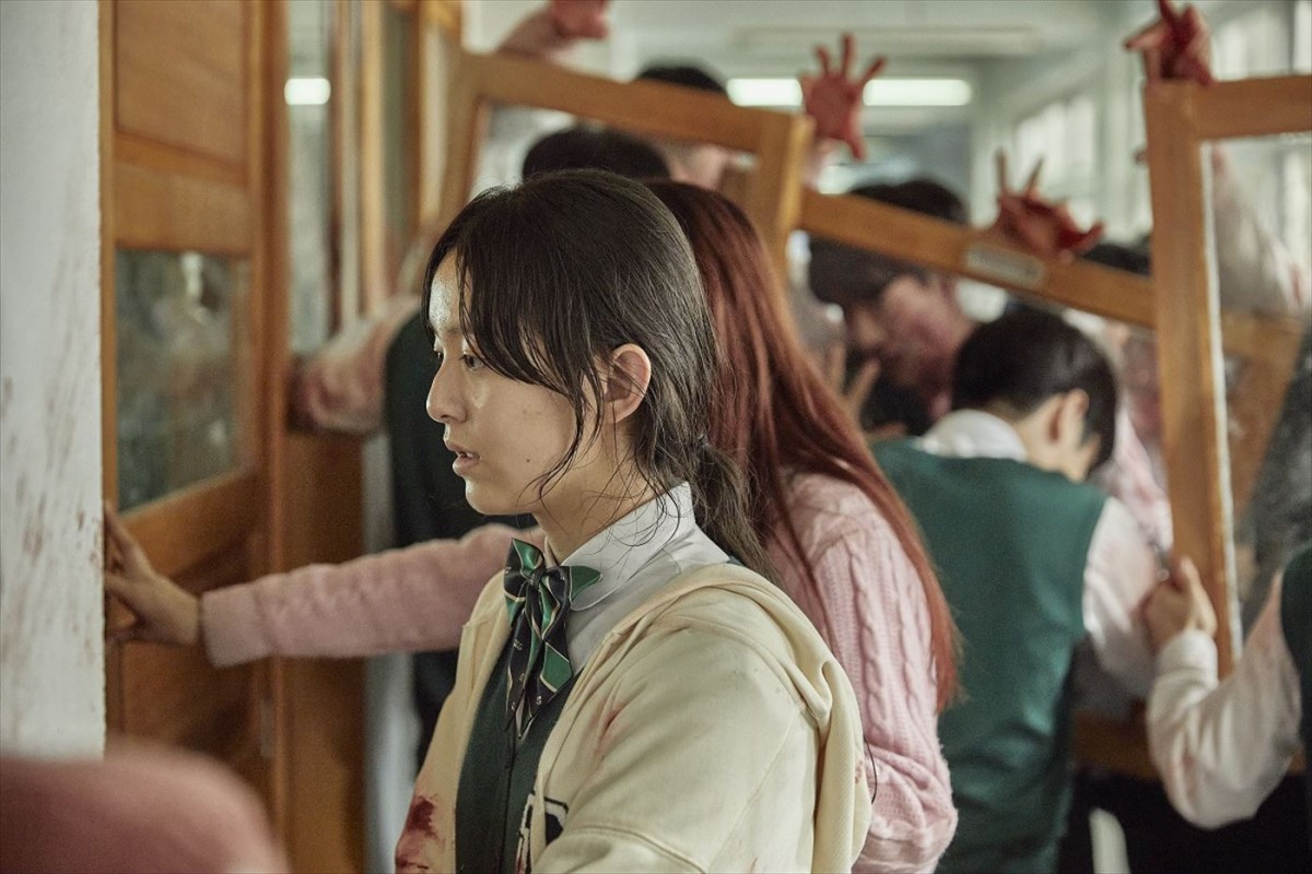 Netflix『今、私たちの学校は…』シーズン2決定　『バイオハザード』予告、ティム・バートン新作初映像も解禁