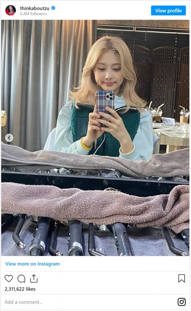 写真）TWICE ツウィの金髪ショット“200万いいね”超す、LE SSERAFIM